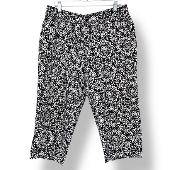 Talbots Petites Black and White Geometric Patterned Cropped Pants Wms sz 14W - Picture 2 of 13